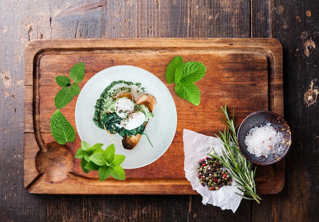 Talerd z przygotowanym daniem